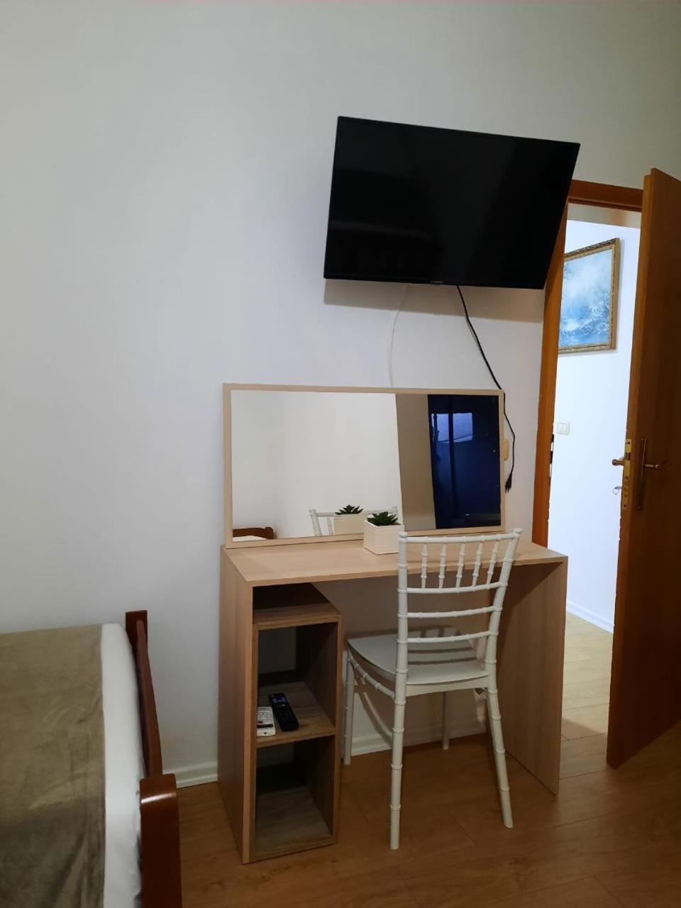 דורס Vila M Vera Rooms With Kitchen And Apartments מראה חיצוני תמונה