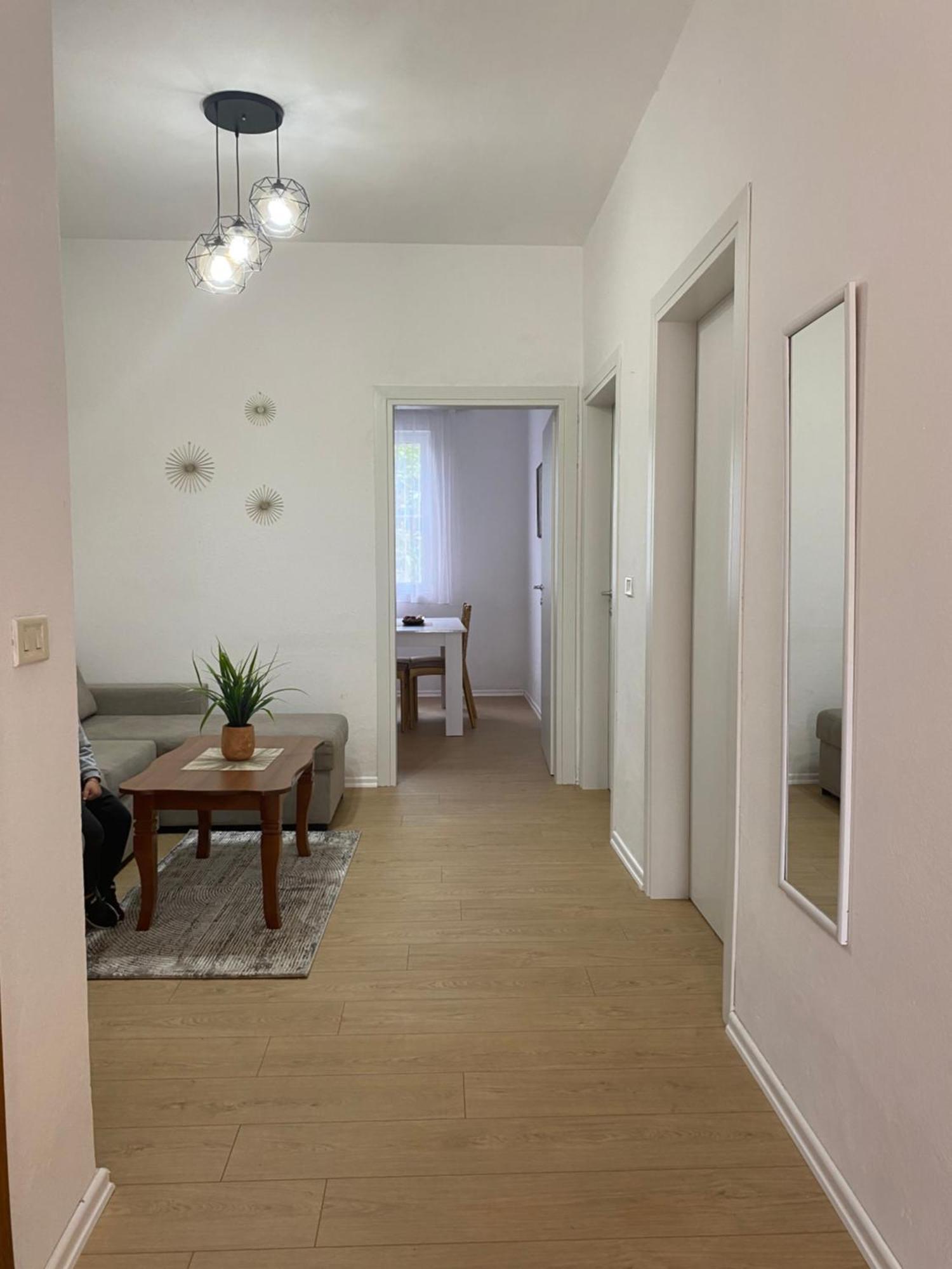 דורס Vila M Vera Rooms With Kitchen And Apartments מראה חיצוני תמונה